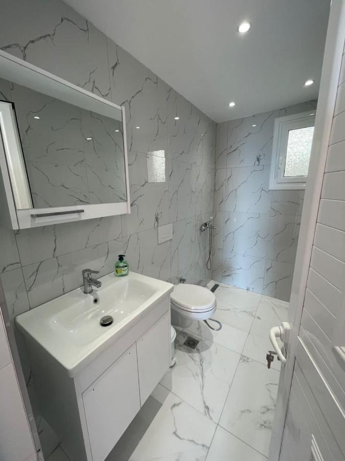 Villa Eden Breeze 2 Bedroom Apartment Sarandë エクステリア 写真